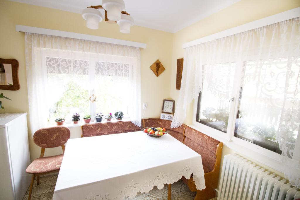 Margo Apartman Fonyód Rom bilde